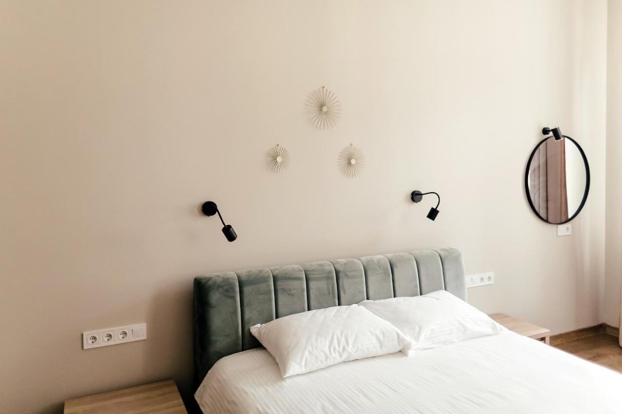 Lara Apartament 3 Apartment Lviv Exterior photo